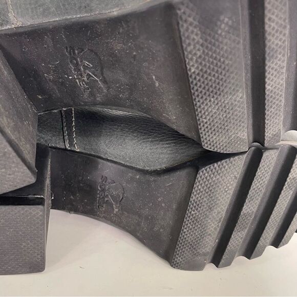 Sorel Grey Leather Block Heeled Booties - Picture 9 of 10